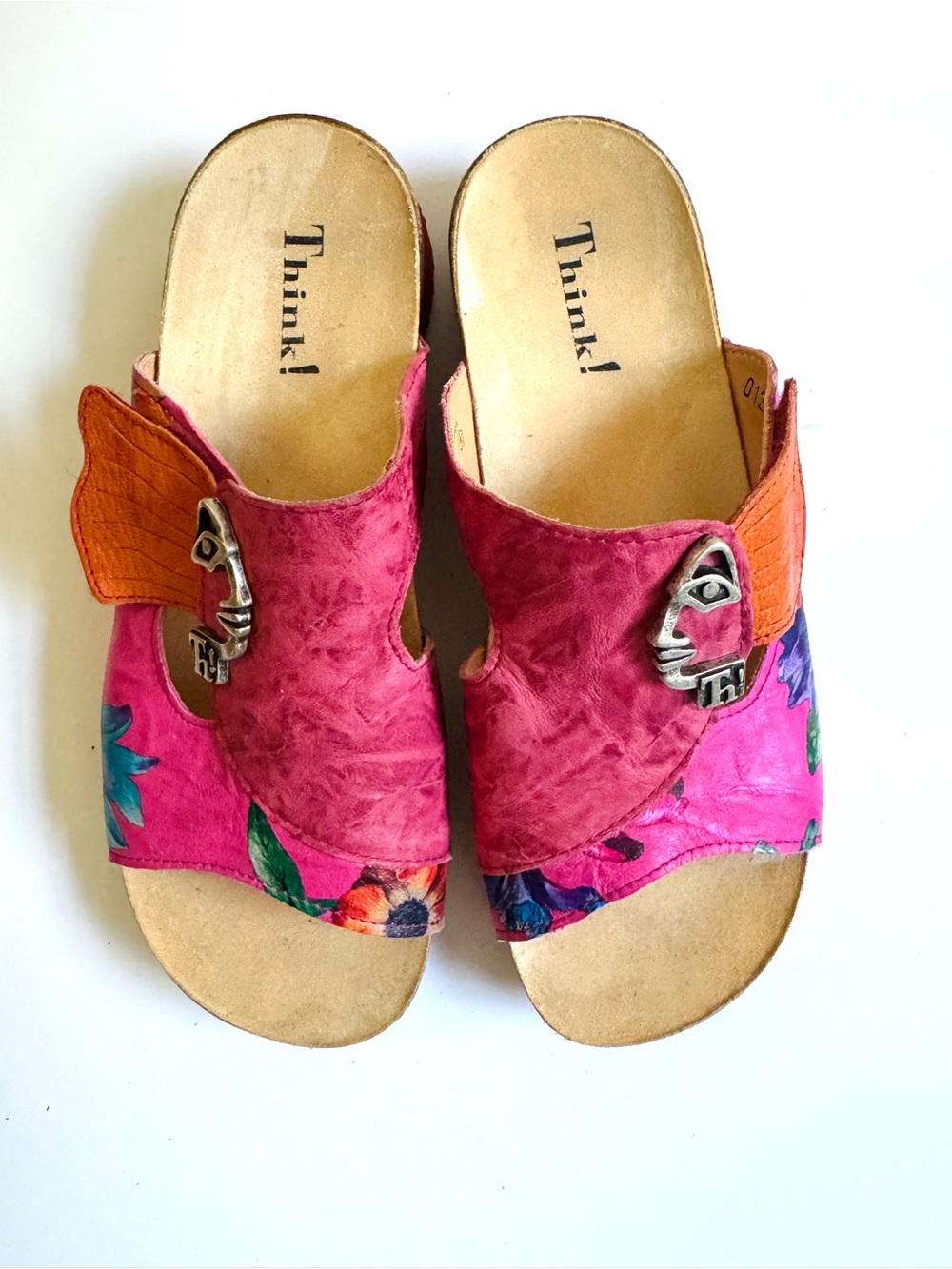 Think! Women's Floral Fushia Mizzi Sandals with Decorative Accent Sz-8.5 - Picture 4 of 10